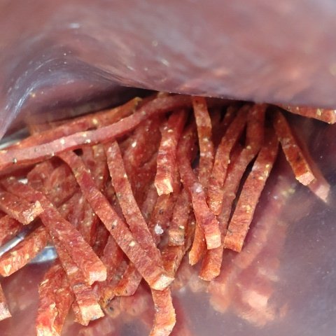 食べやすい細さのビーフジャーキー 【イオン】の中身画像